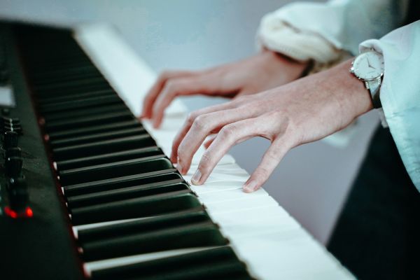 Découvrez les meilleurs cours de piano à Rennes pour tous